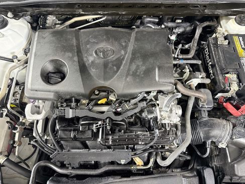 Used 2021 Toyota Camry LE FWD image 38
