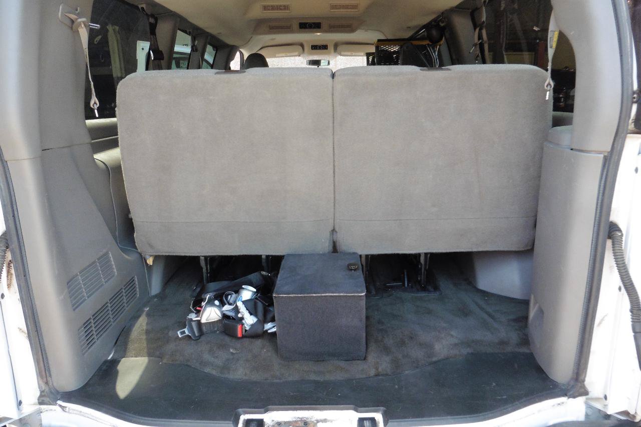 Used 2017 Chevrolet Express 2500 LT w/ LT Preferred Equipment Group RWD image 34
