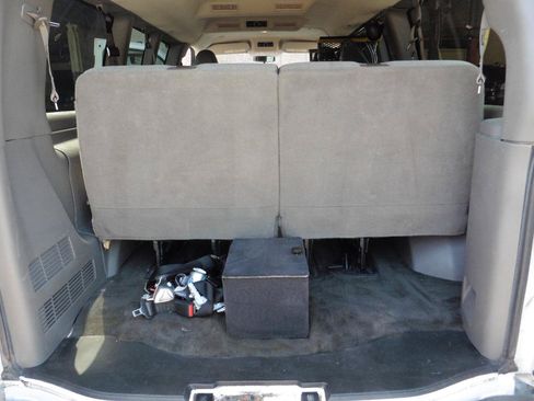 Used 2017 Chevrolet Express 2500 LT w/ LT Preferred Equipment Group RWD image 34