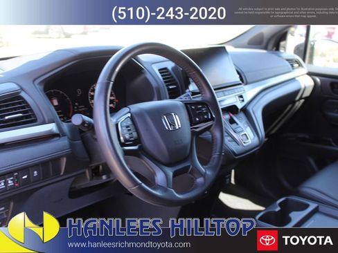 Used 2025 Honda Odyssey Sport-L image 12