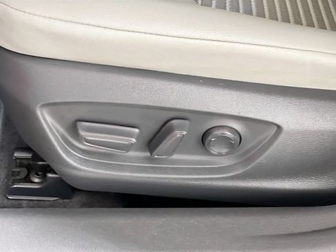 Used 2021 Toyota Camry SE FWD image 15