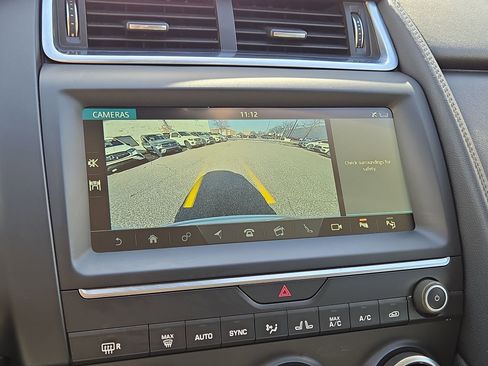 Used 2020 Jaguar E-PACE SE image 18