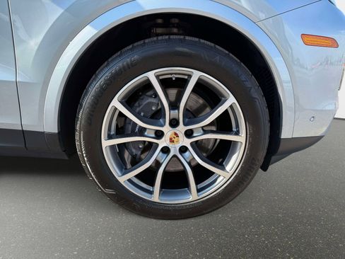 Used 2024 Porsche Cayenne Coupe image 21