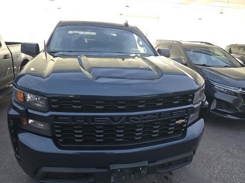 Used 2022 Chevrolet Silverado 1500 Custom RWD image 3