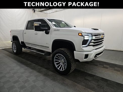 Used 2024 Chevrolet Silverado 3500 High Country w/ Technology Package image 3