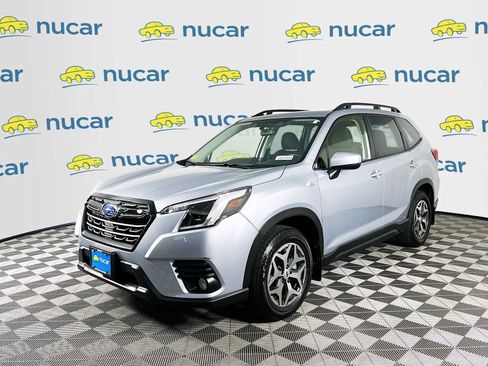 Used 2023 Subaru Forester Premium AWD/4WD image 3
