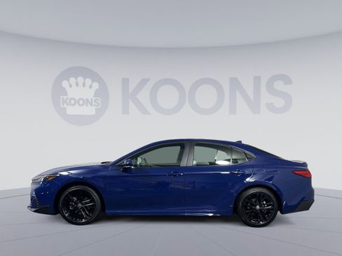 Used 2026 Toyota Camry SE w/ Multimedia Upgrade Package FWD image 7