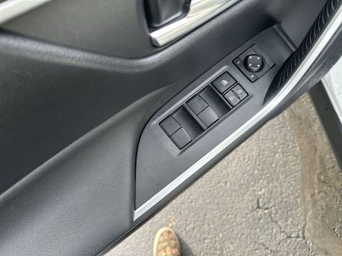 Used 2019 Toyota RAV4 XLE w/ Convenience Package image 19