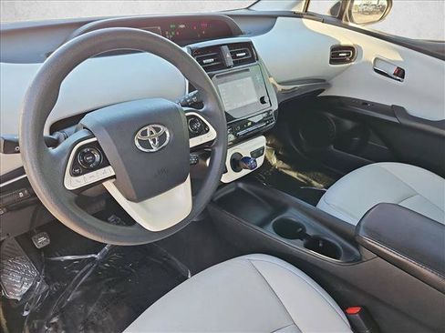 Used 2017 Toyota Prius Two w/ Carpet Mat Package FWD image 12