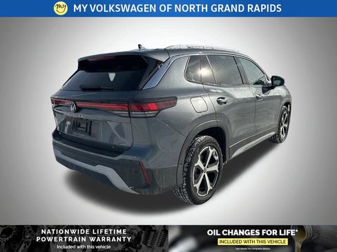 New 2026 Volkswagen Tiguan SE image 3