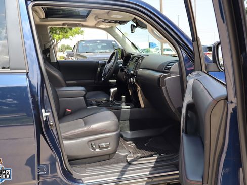 Used 2022 Toyota 4Runner TRD Off-Road Premium w/ Moonroof Package AWD/4WD image 30