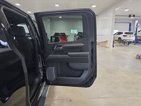 Used 2023 Chevrolet Silverado 1500 High Country w/ High Country Premium Package AWD/4WD image 29