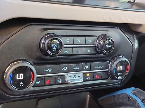 Used 2021 Ford Bronco Wildtrak image 24