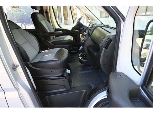 Used 2019 RAM ProMaster 2500 w/ Premium Appearance Group FWD image 15