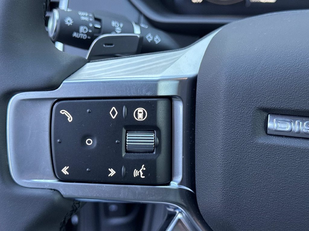 New 2026 Land Rover Discovery Limited Edition AWD/4WD image 30