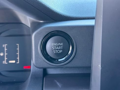 Used 2025 Toyota Tacoma SR5 image 29