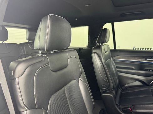 Used 2023 Jeep Grand Cherokee L Overland w/ Trailer Tow Group (B) image 30