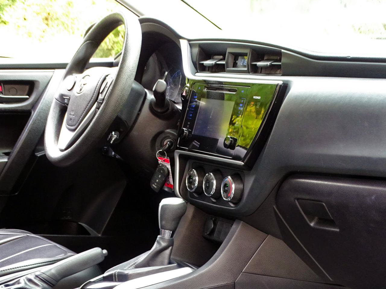 Used 2017 Toyota Corolla L FWD image 24