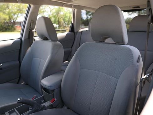 Used 2011 Subaru Forester 2.5X Premium image 6