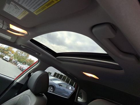 Used 2021 Hyundai Kona Limited w/ Cargo Package image 12