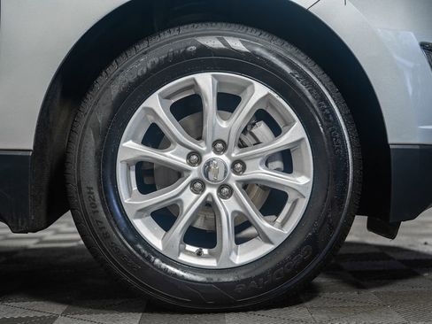 Used 2020 Chevrolet Equinox LS image 16