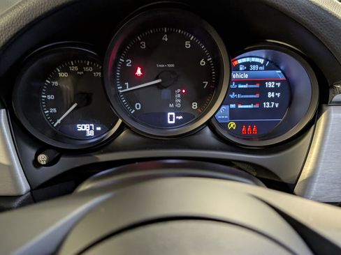 Certified 2026 Porsche Macan AWD/4WD image 31