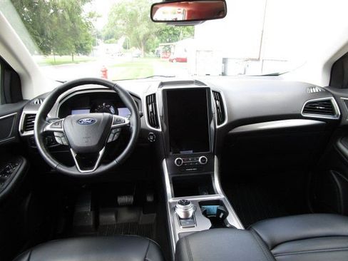 Used 2024 Ford Edge SEL AWD/4WD image 11