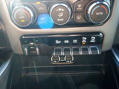 Used 2021 RAM 2500 Big Horn w/ Level B Equipment Group image 33