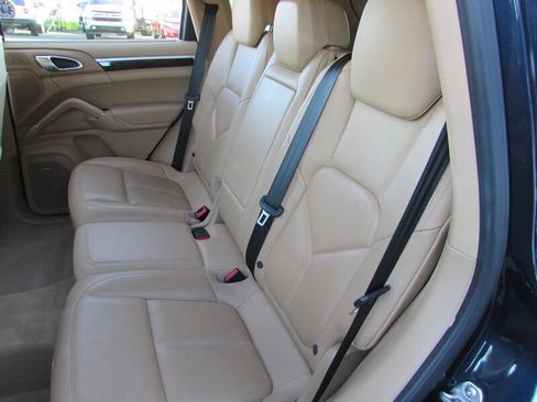 Used 2013 Porsche Cayenne image 18
