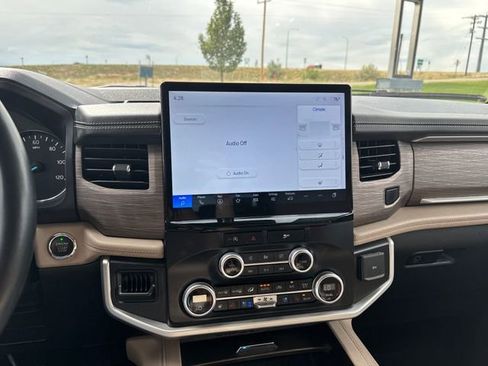 Used 2024 Ford Expedition Max Limited AWD/4WD image 18