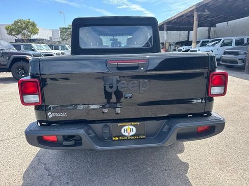 Used 2024 Jeep Gladiator Sport AWD/4WD image 6