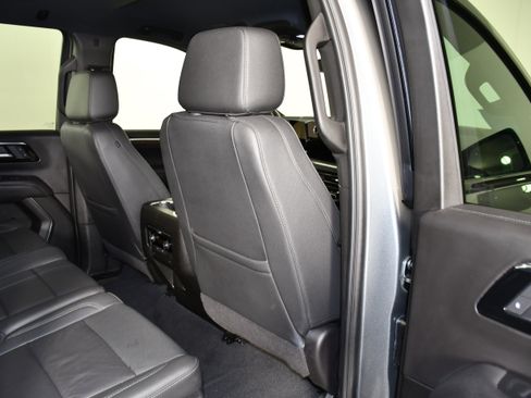 Used 2025 Chevrolet Tahoe Z71 AWD/4WD image 46