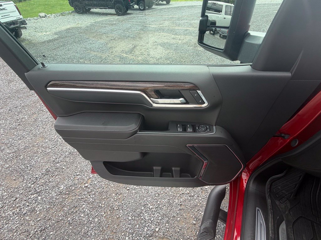 Used 2024 GMC Sierra 1500 Elevation w/ Max Trailering Package AWD/4WD image 5
