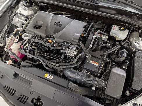 Used 2022 Toyota Camry LE FWD image 8