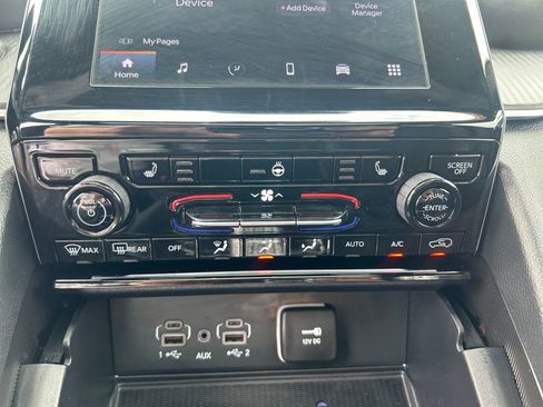 Used 2025 Jeep Grand Cherokee Altitude image 28