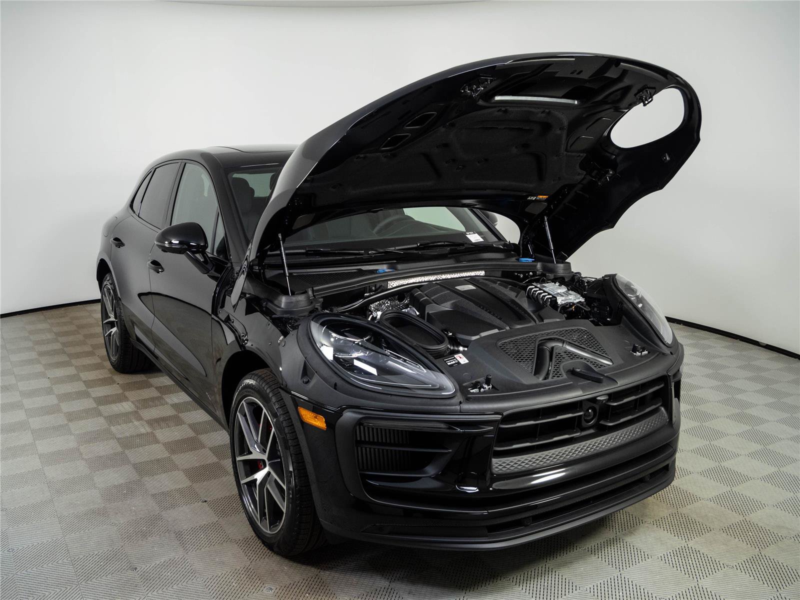 New 2026 Porsche Macan S AWD/4WD image 34