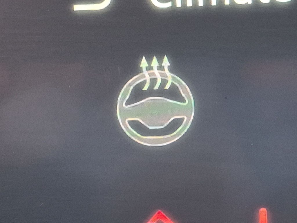 Used 2024 Nissan Ariya AWD image 22