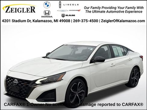 Used 2023 Nissan Altima 2.5 SR FWD image 1