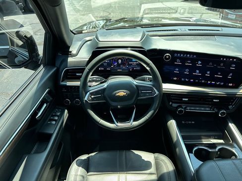 Certified 2025 Chevrolet Tahoe High Country AWD/4WD image 32