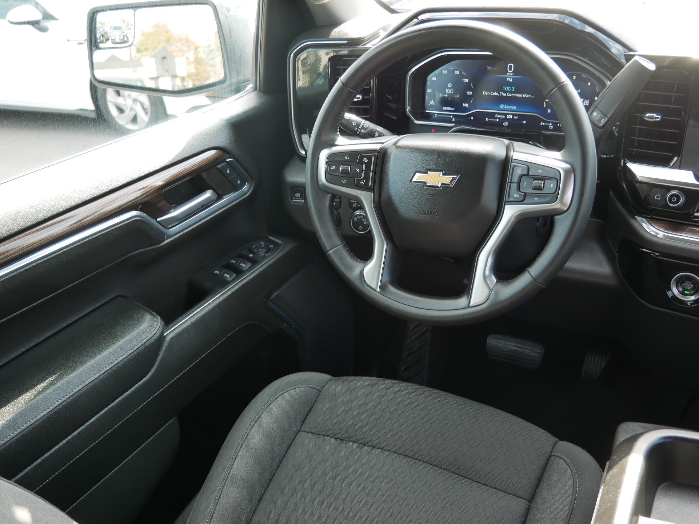 Used 2024 Chevrolet Silverado 1500 LT AWD/4WD image 9