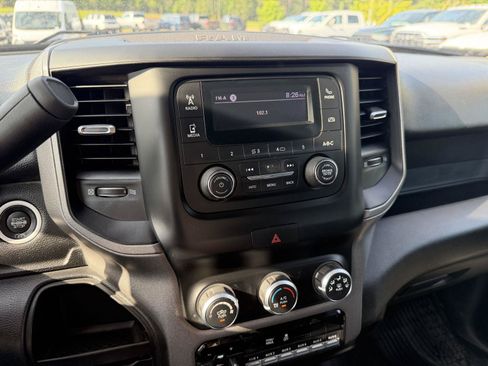 Used 2019 RAM 3500 Tradesman w/ Chrome Appearance Group AWD/4WD image 11