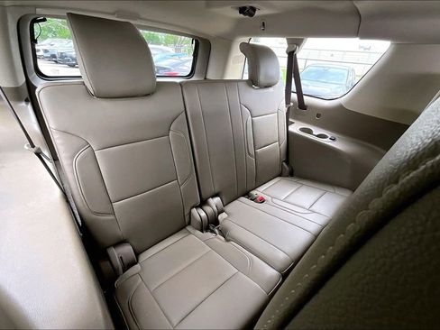 Used 2018 Chevrolet Suburban LT image 37