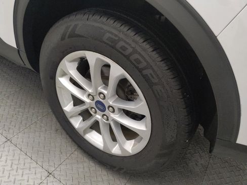 Used 2022 Ford Escape SE w/ Cold Weather Package image 31