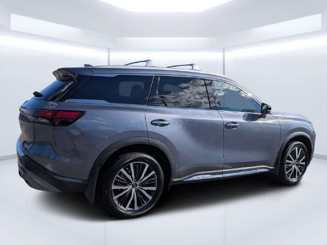 Used 2023 INFINITI QX60 Sensory w/ Vision Package AWD/4WD image 3