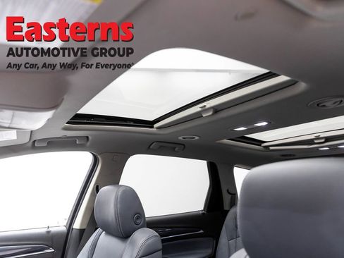 Used 2020 Buick Enclave Essence image 37