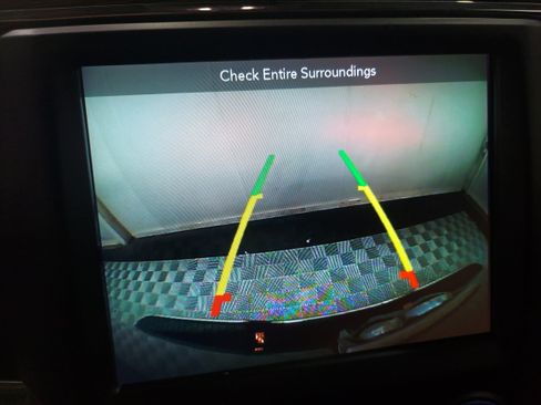 Used 2018 RAM 1500 Laramie AWD/4WD image 10