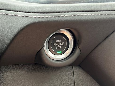 Used 2025 Chevrolet Suburban LT w/ Comfort Package image 28