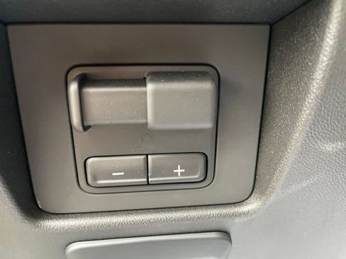 Used 2025 GMC Canyon AT4 w/ AT4X AEV Edition AWD/4WD image 17