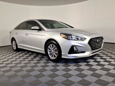 Used 2018 Hyundai Sonata SE w/ Cargo Package FWD image 6