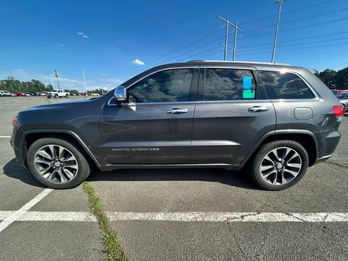 Used 2017 Jeep Grand Cherokee Overland AWD/4WD image 5